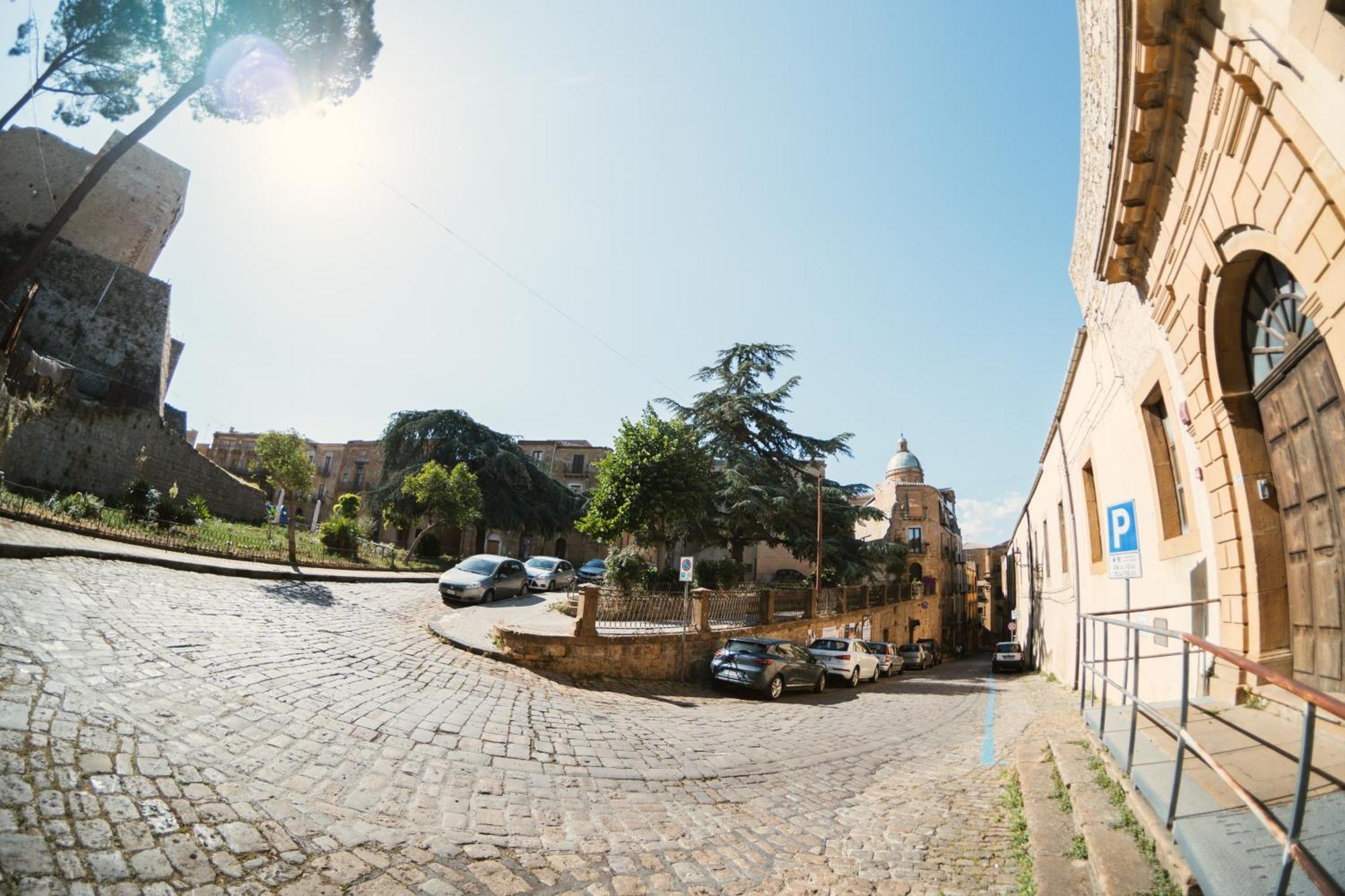 L'Ombelico Del Monte - Appartamenti Del Centro Storico - Just Restored May 2024 Piazza Armerina Extérieur photo
