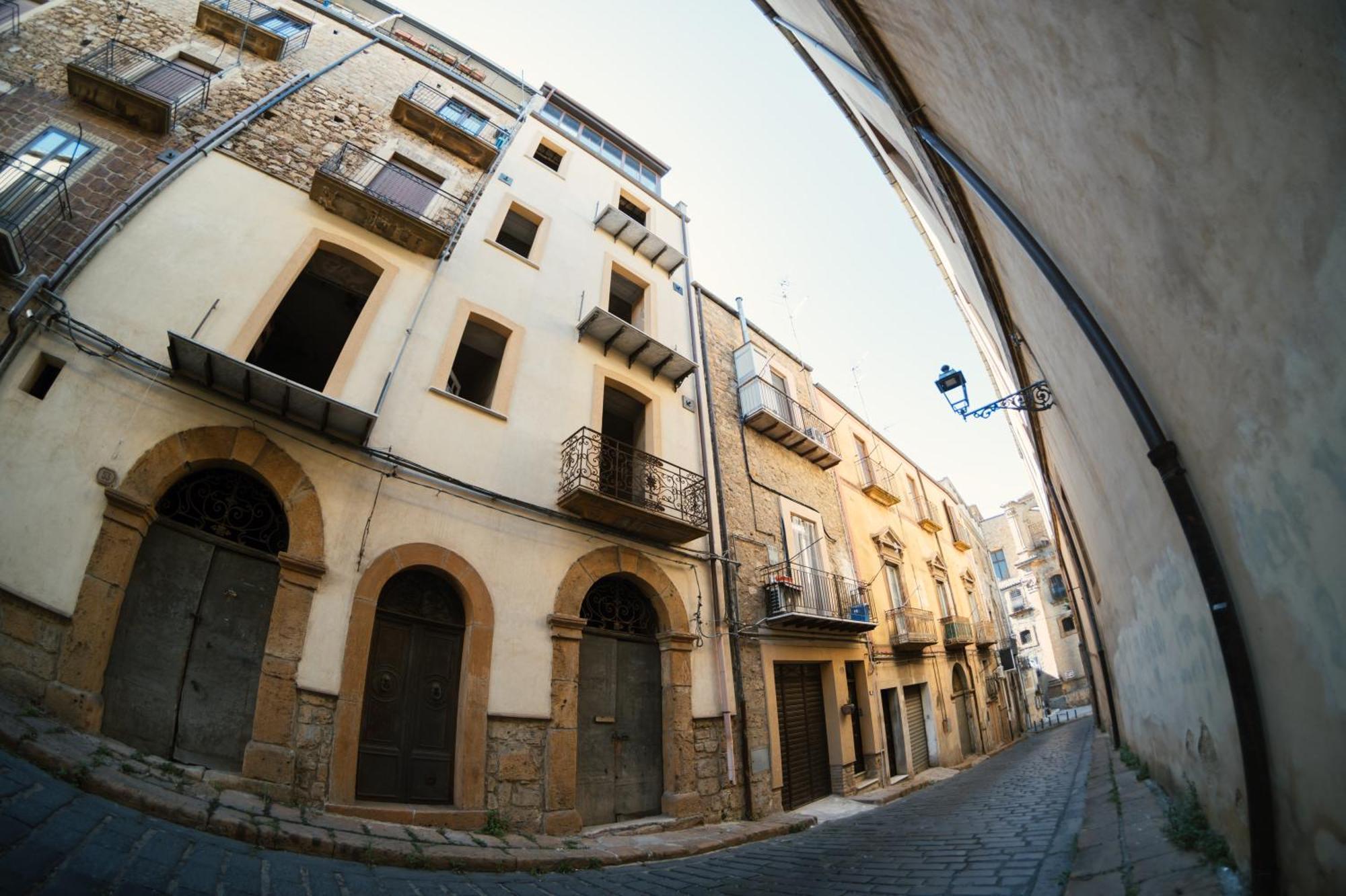 L'Ombelico Del Monte - Appartamenti Del Centro Storico - Just Restored May 2024 Piazza Armerina Extérieur photo